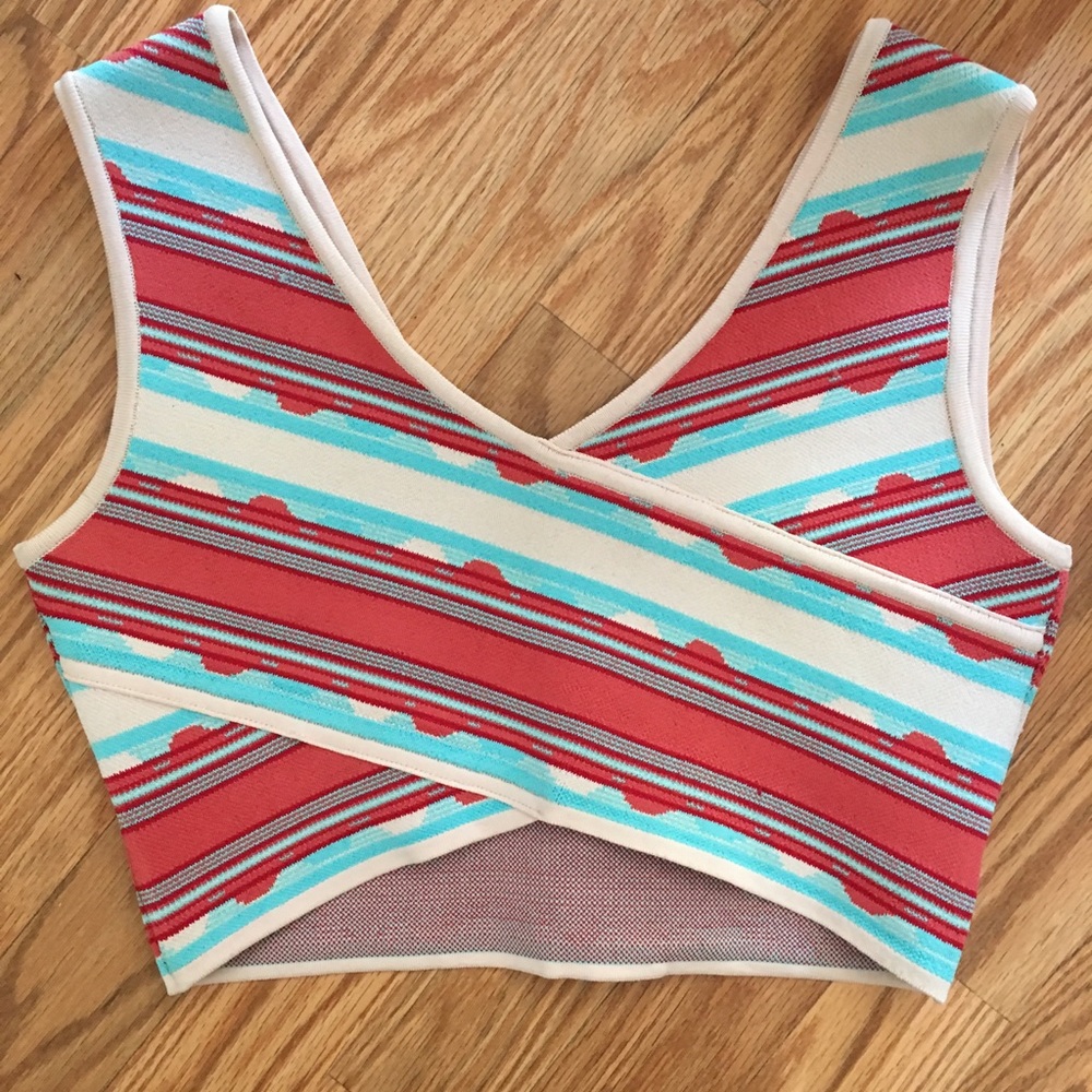 BCBG MAXAZRIA Crop Top